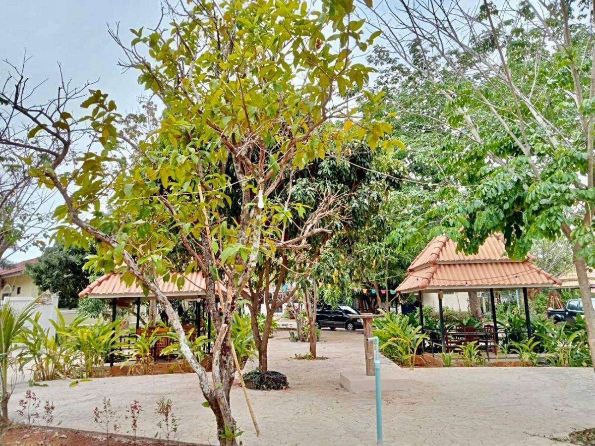 Erawan Guesthouse Паксе Экстерьер фото
