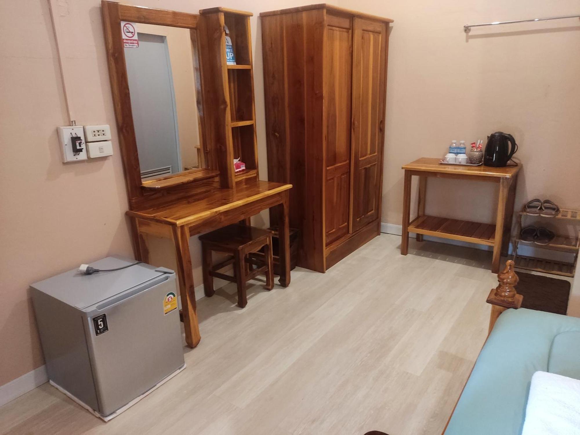 Erawan Guesthouse Паксе Экстерьер фото