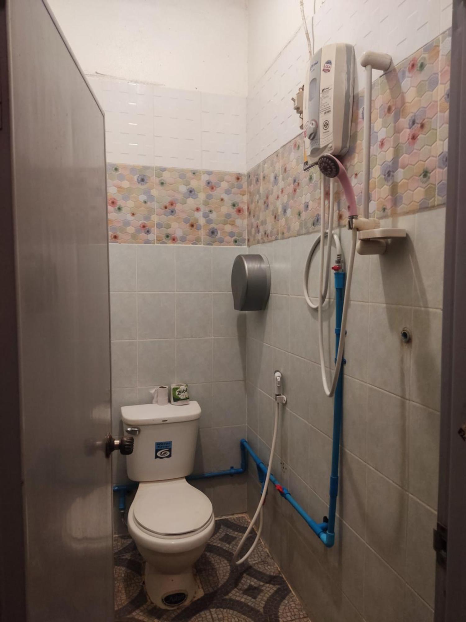 Erawan Guesthouse Паксе Экстерьер фото