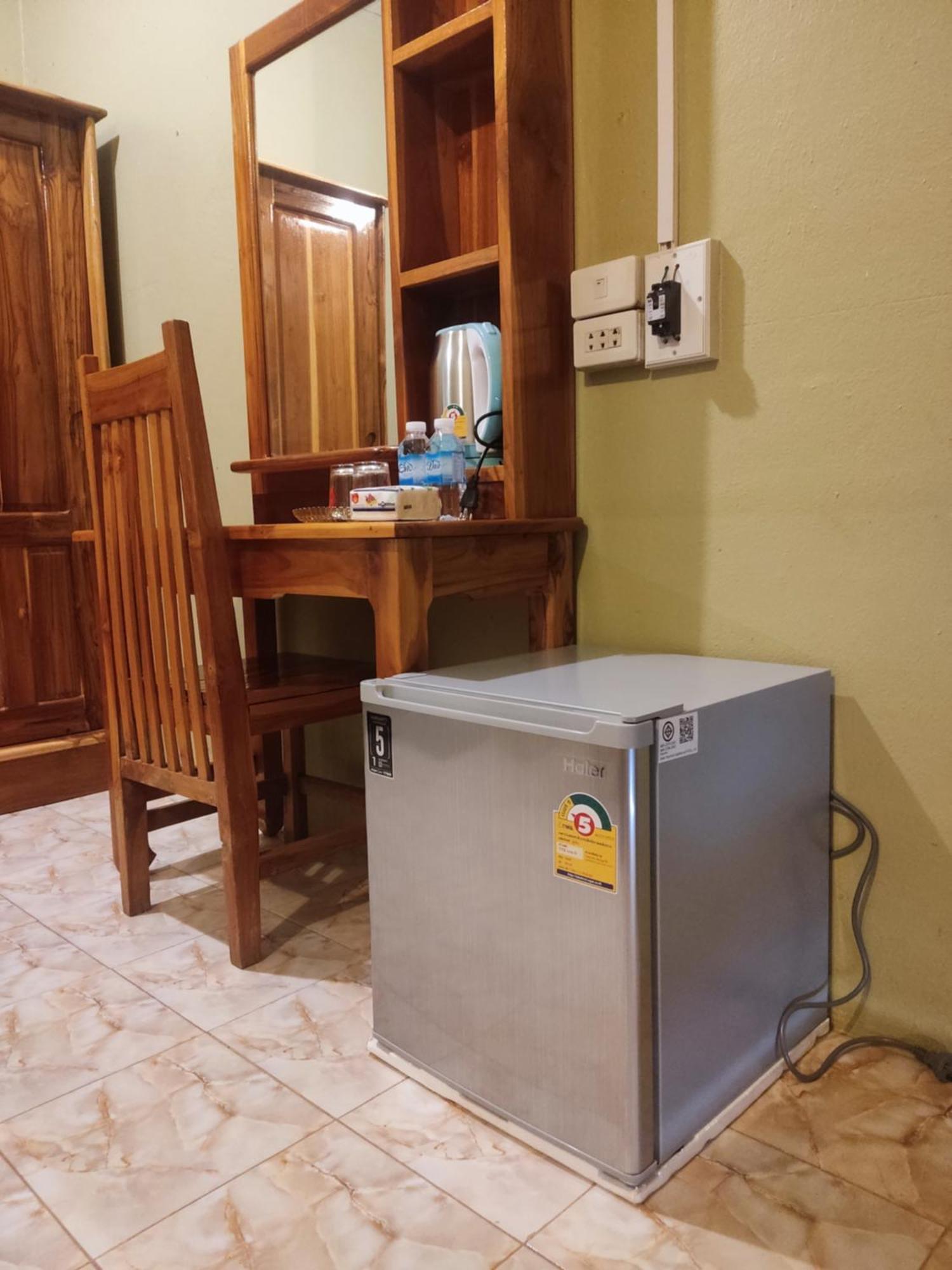 Erawan Guesthouse Паксе Экстерьер фото