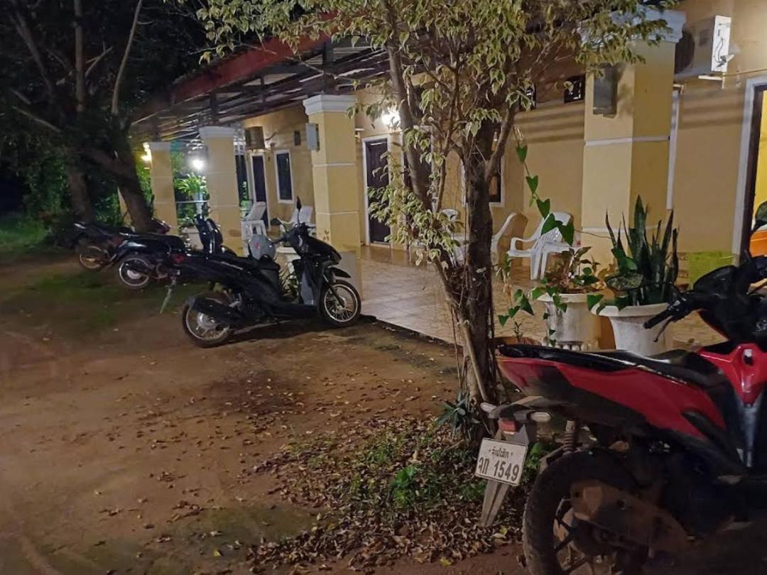 Erawan Guesthouse Паксе Экстерьер фото