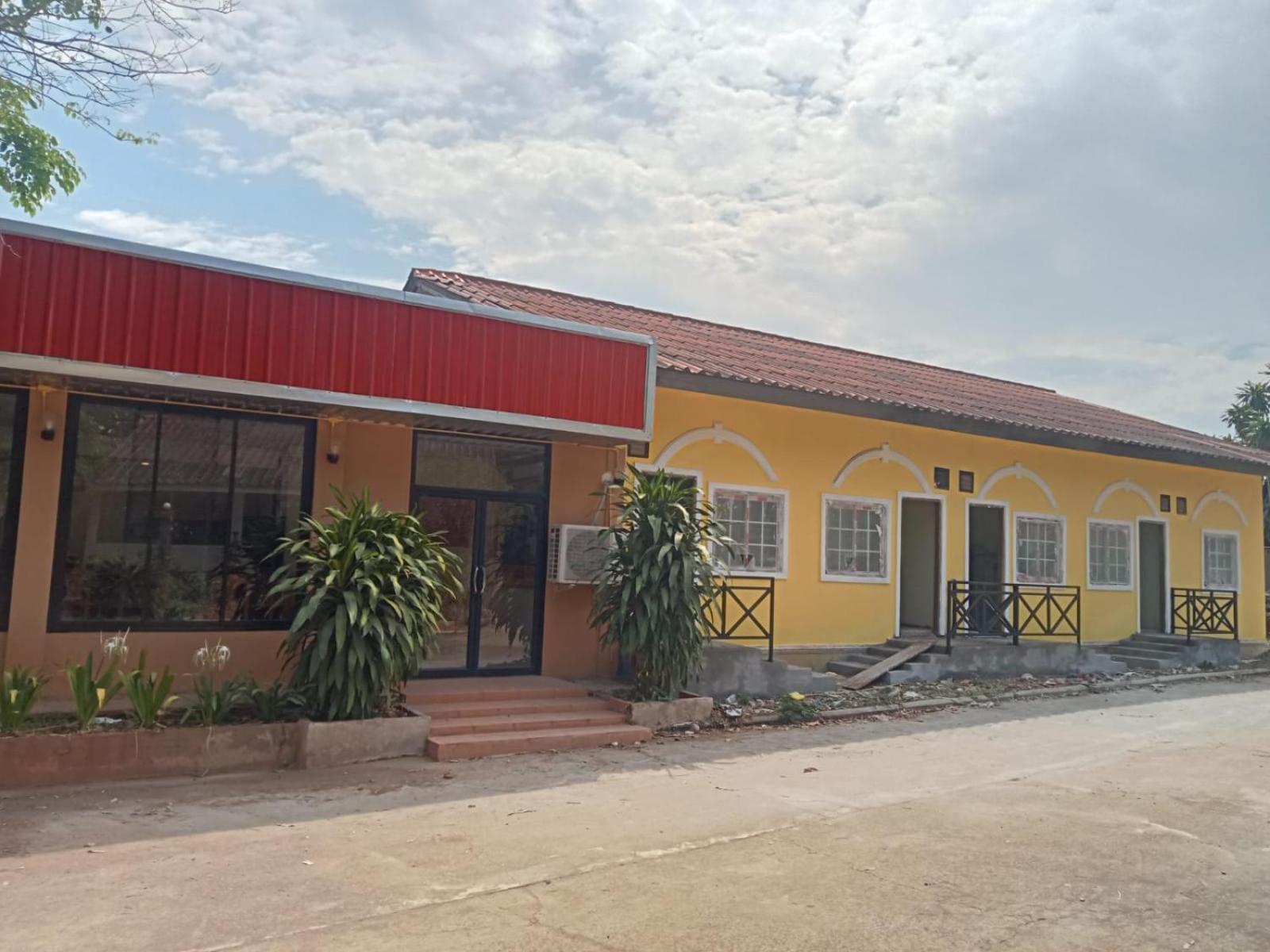 Erawan Guesthouse Паксе Экстерьер фото